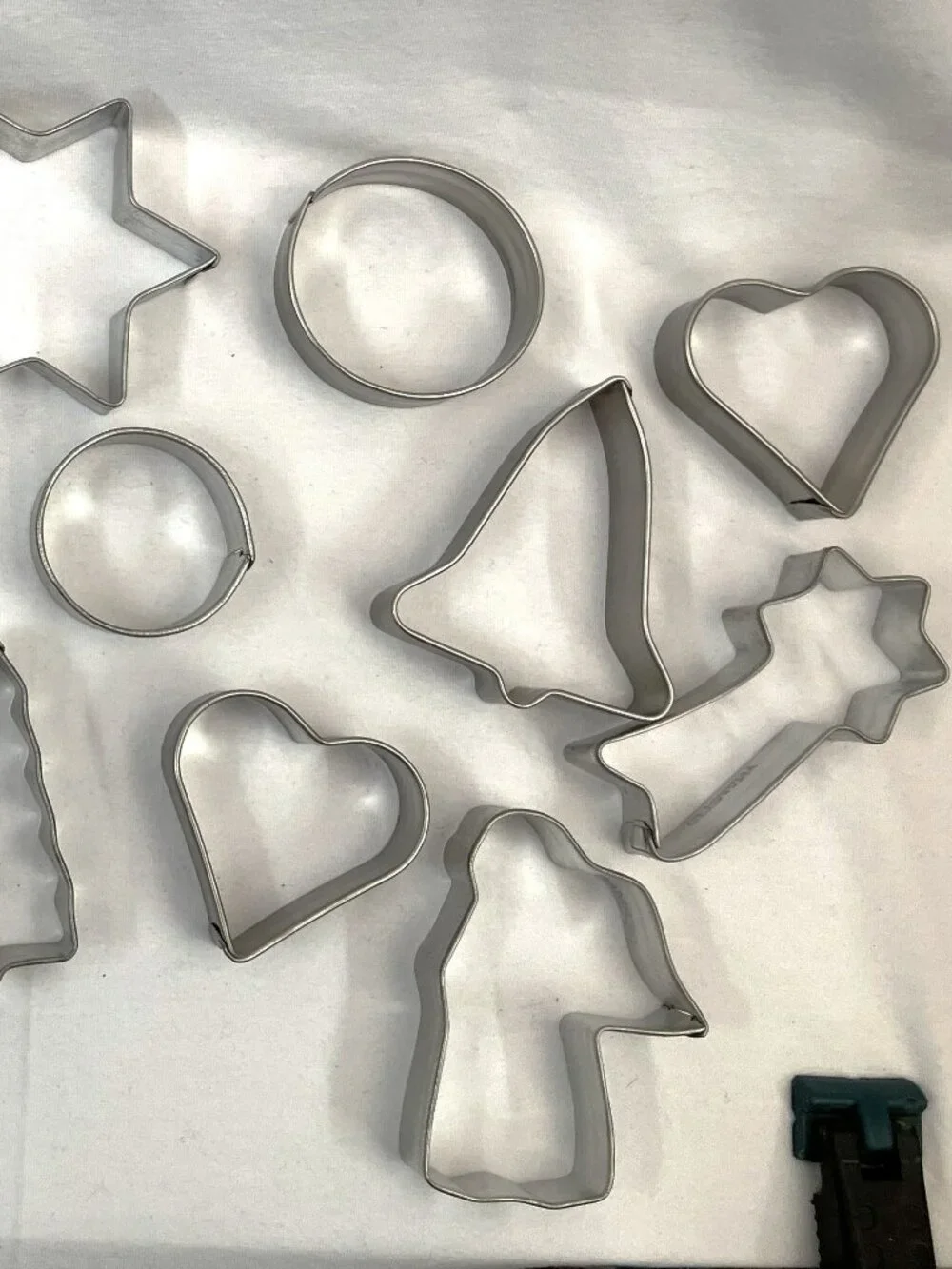 Wilton Holiday Vintage Metal 18 Piece Cookie Cutter Set